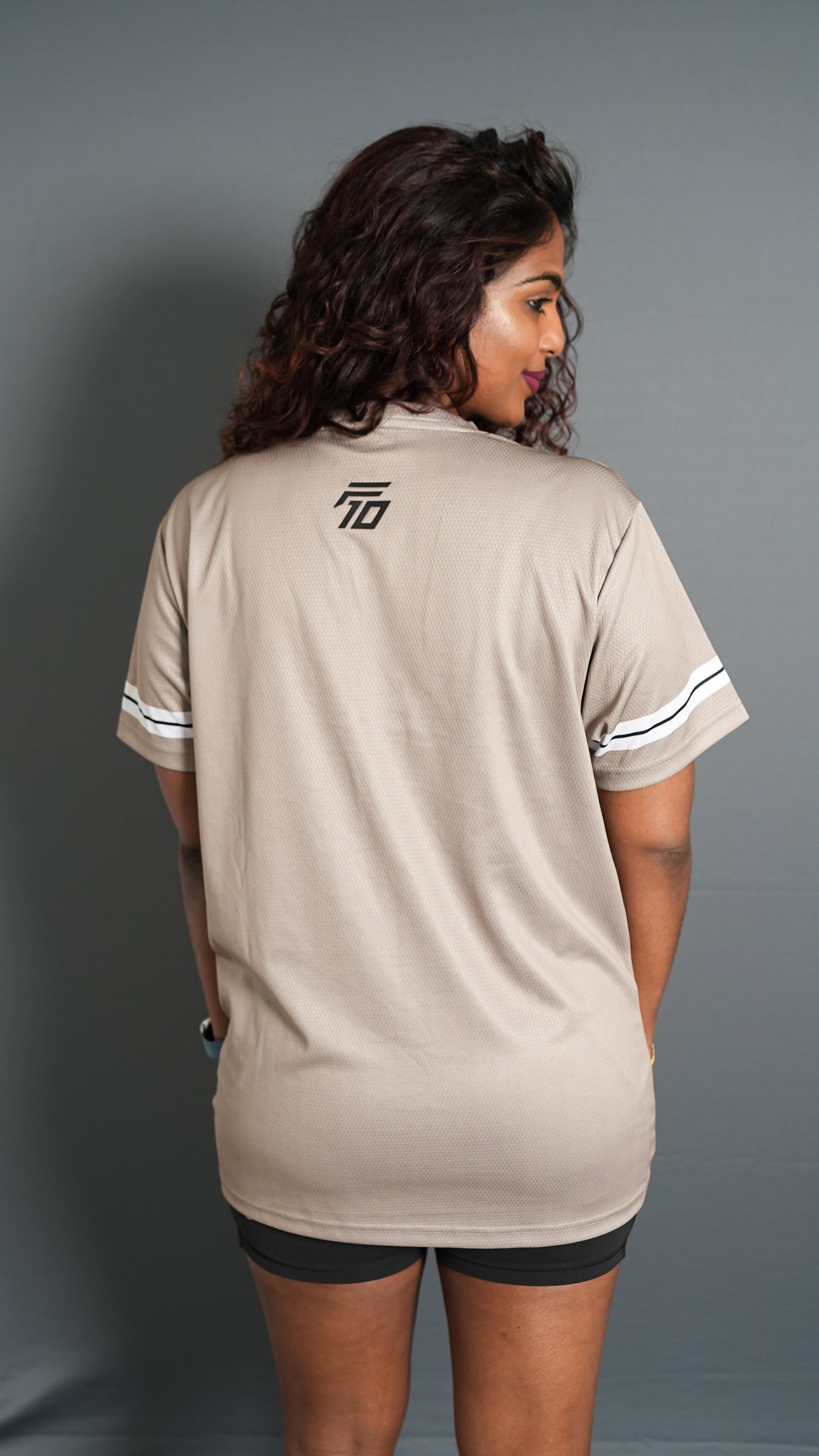 F10 Collection - 10s Club - T-Shirt - Brown (Unisex)